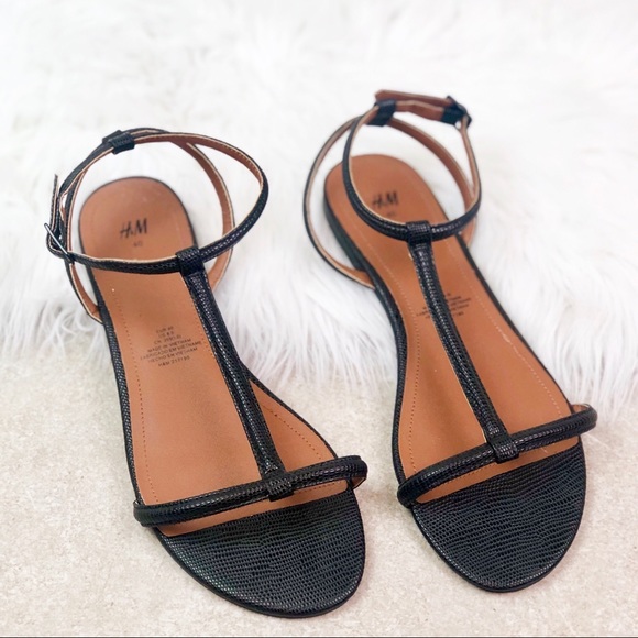 H&M Shoes - H&M Black T strap Sandals